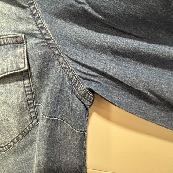 Tahari denim pearl snap button up denim long sleeve shirt size M - Picture 6 of 15